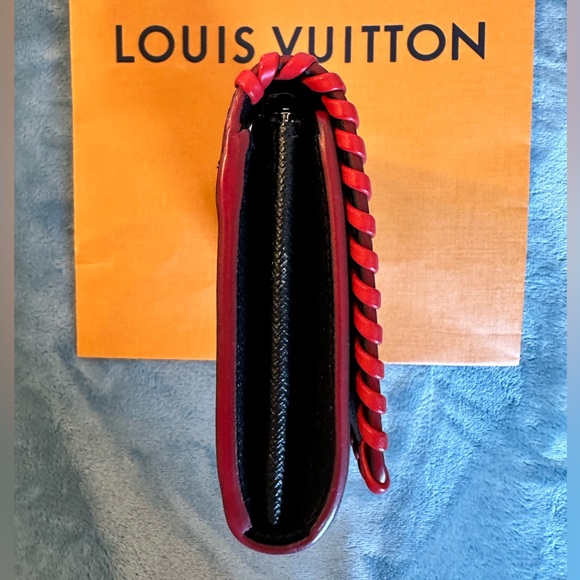 100% Authentic Louis Vuitton Special Edition Epi Leather Wallet - Picture 7 of 12